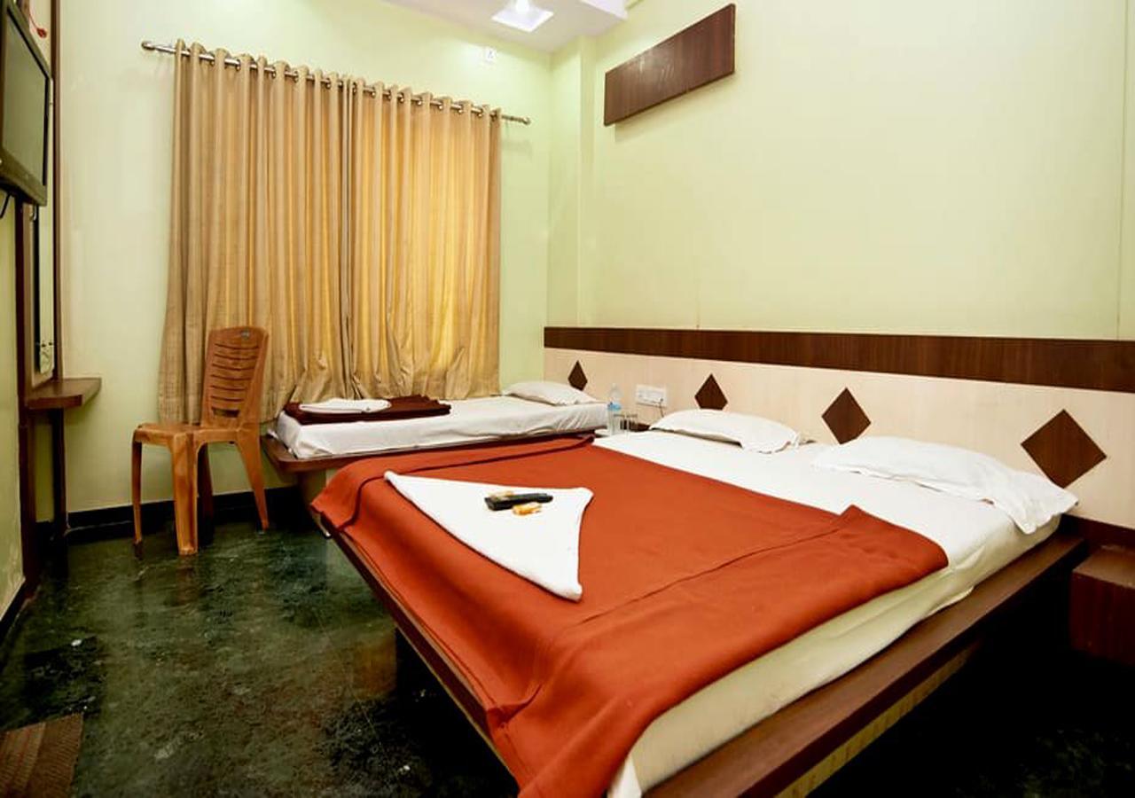 Hotel Three G Shirdi Bagian luar foto