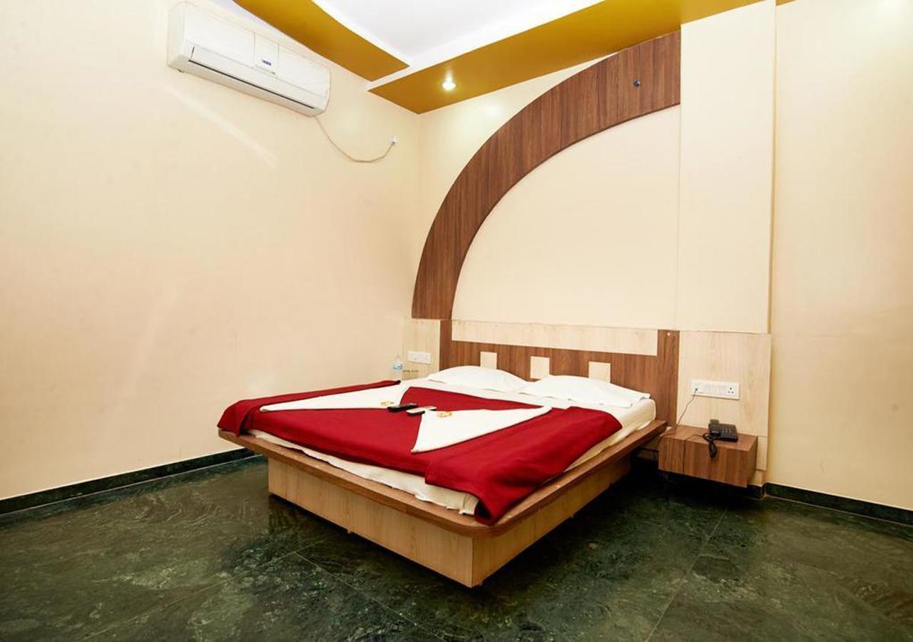 Hotel Three G Shirdi Bagian luar foto
