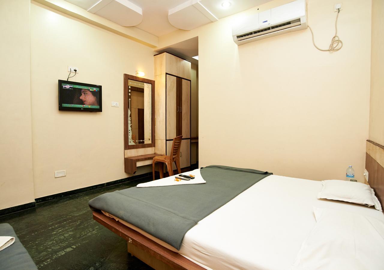 Hotel Three G Shirdi Bagian luar foto