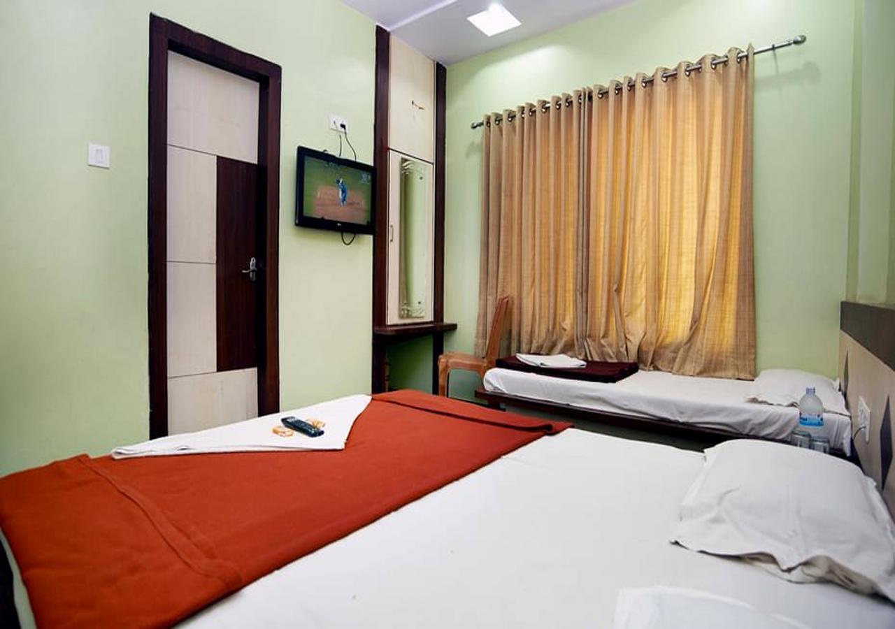 Hotel Three G Shirdi Bagian luar foto